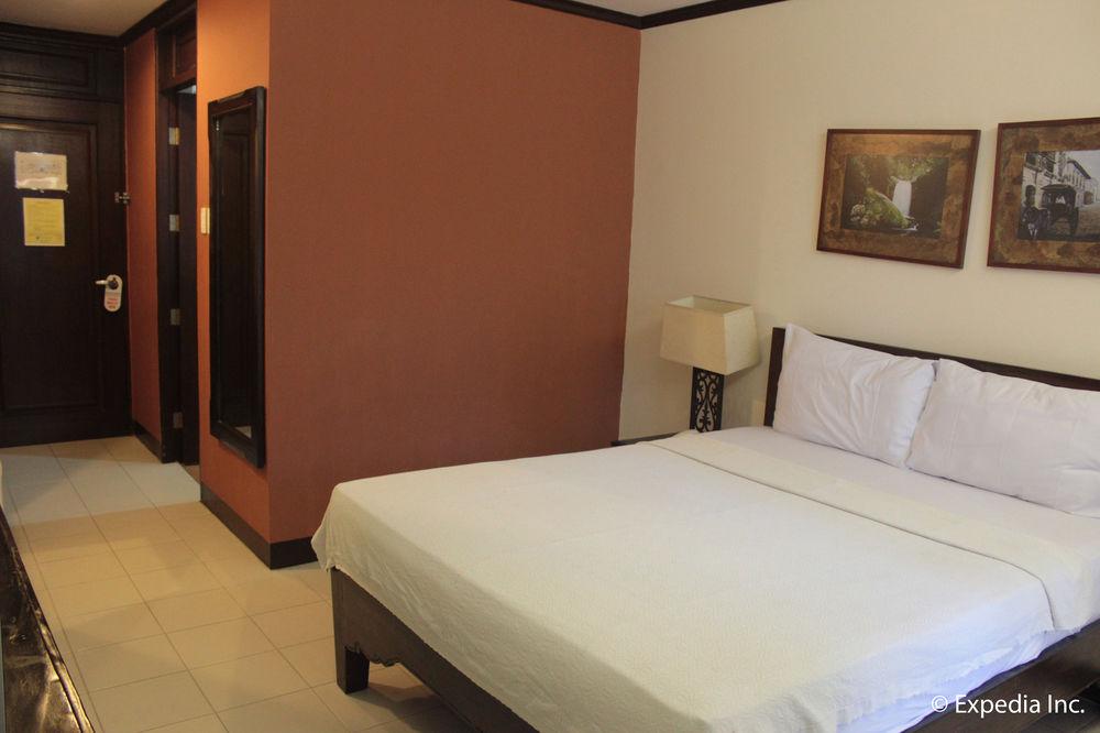 Ilocos Norte Hotel & Convention Center Laoag Eksteriør bilde