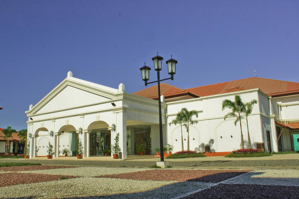 Ilocos Norte Hotel & Convention Center Laoag Eksteriør bilde